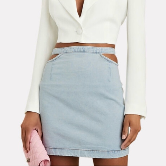 WeWoreWhat NWT Women’s denim cut out skirt, Med/Sm sizes. Waist belt adjustable - Picture 4 of 9